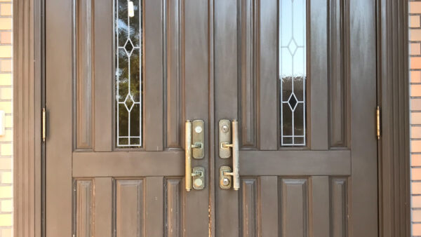 補修例　玄関ドア