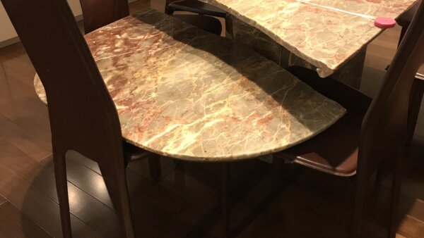 補修例　真っ二つに割れたテーブル