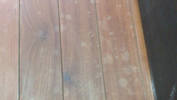 補修例　フローリング　シミ