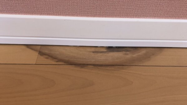 補修例　フローリング変色＋目地消し